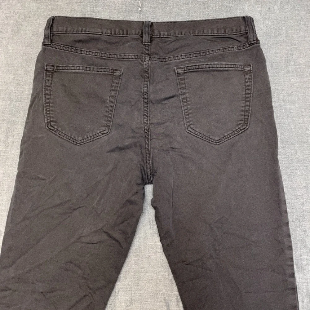 Banana Republic Traveler Pant Mens 33x30 Black Cotton Straight Zip Fly Mid Rise
